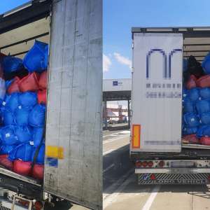 TIR încărcat cu aproximativ 17,5 tone de deșeuri, oprit la Petea