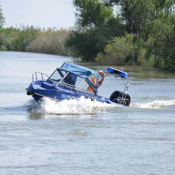 Activităţi de braconaj piscicol, combătute de polițiștii de frontieră
