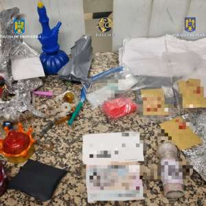 Cetăţean român, depistat pe aeroportul Otopeni cu substanțe interzise, în bagajul de cală