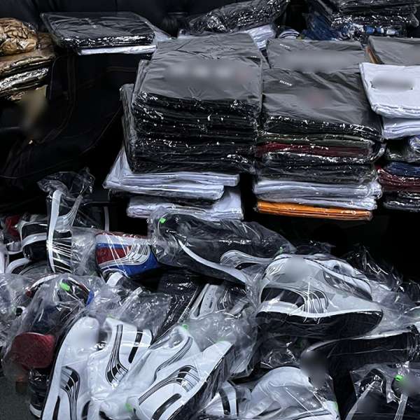 Bunuri ce pot aduce atingere dreptului de proprietate intelectuală, estimate la aproximativ 1.170.000 de lei, descoperite la PTF Giurgiu