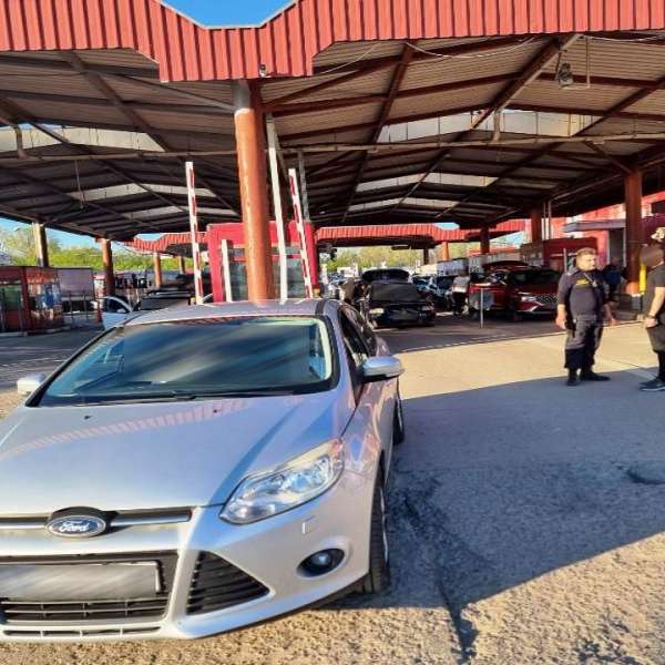 Autoturism căutat de autorități descoperit de poliţiştii de frontieră de la P.T.F. Sculeni