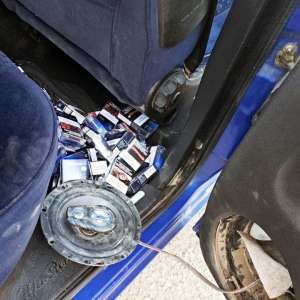 90.000 de lei valoarea sancţiunilor contravenţionale aplicate unor persoane pentru transportul ţigaretelor de contrabandă