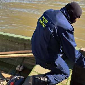 25 kilograme de sturion redate mediului natural