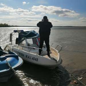 Poliţiştii de frontieră continuă combaterea pescuitului ilegal în apele de frontieră