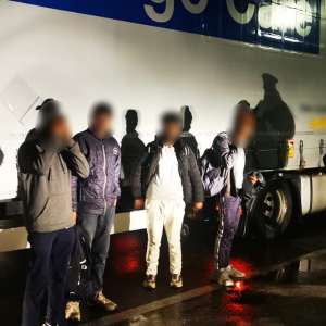 13 cetăţeni străini depistaţi la frontiera cu Ungaria