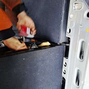 Ţigări ilegale în valoare de 1700 lei plătite cu amendă de 6000 lei