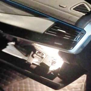 A uitat că transportă o armă neletală, iar acum este cercetat penal