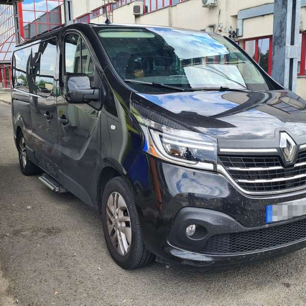 Mașină radiată din circulație, oprită la intrarea în țară