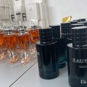 Cetăţeni străini cercetaţi pentru introducerea în ţară a peste 2.600 de bunuri contrafăcute