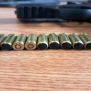 A uitat arma neletală în borsetă, iar acum este cercetat penal