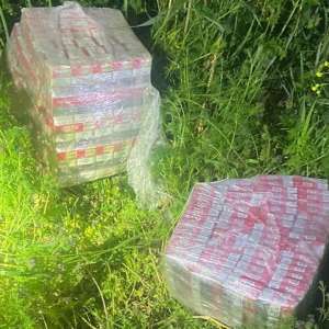 Autoturism şi ţigarete de contrabandă reţinute după o urmărire
