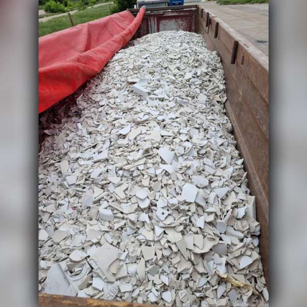 Aproximativ 24 de tone de deșeuri ceramice descoperite de polițiștii de frontieră giurgiuveni