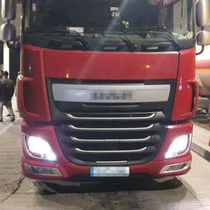 Doi cetățeni străini depistați pe osia unui autocamion, respectiv în locul destinat roţii de rezervă, la P.T.F. Giurgiu