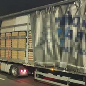 Peste 15 tone de deşeuri, oprite la PTF Borș II