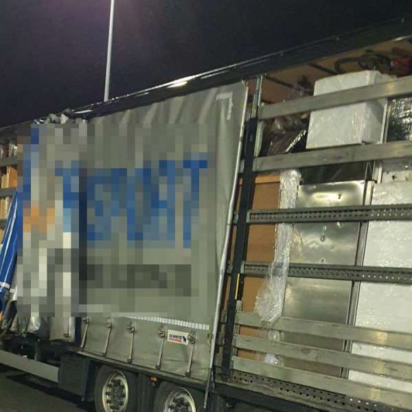 Peste 15 tone de deşeuri, oprite la PTF Borș II
