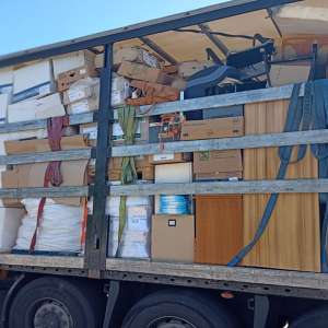 27 tone deșeuri de alimente expirate, mobilă și textile, oprite la intrarea în țară