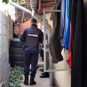 Cooperare internațională pentru destructurarea unei grup infracțional specializat în trafic de migranţi
