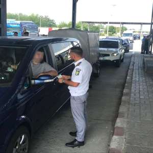 Permis de conducere fals, descoperit la intrarea în România