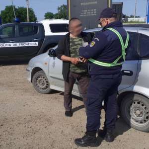 S-a ales cu dosar penal după ce a fost descoperit cu un document fals