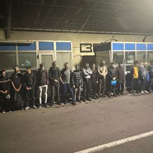37 de cetăţeni străini, depistați în tentativă de trecere ilegală a frontierei