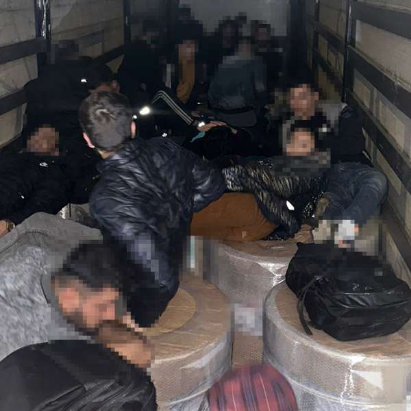 37 de cetăţeni străini, depistați în tentativă de trecere ilegală a frontierei