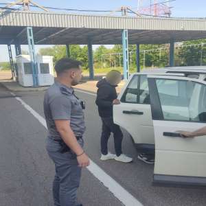 Doi cetățeni egipteni opriți la frontieră, după ce au intenţionat să intre ilegal în România