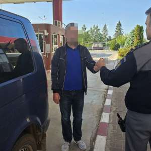 Permis de ședere fals, procurat cu 400 de euro, descoperit la controlul de frontieră