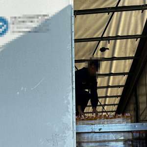 Treisprezece cetățeni din Bangladesh, depistați în timp ce încercau să treacă fraudulos frontiera