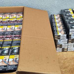 100.000 de țigarete ascunse și nedeclarate, descoperite  într-un microbuz în PTF Calafat