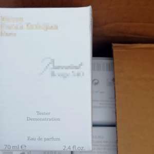 Peste 12.000 de flacoane cu parfum, în valoare de peste 7.000.000 lei, descoperite în PTF Calafat