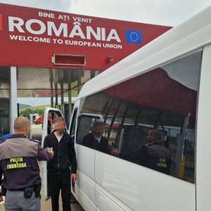 Carte de identitate falsă depistată la PTF Racovăţ