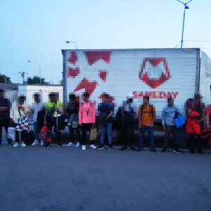 31 de cetățeni străini depistați de polițiștii de frontieră arădeni într-un TIR și o autoutilitară