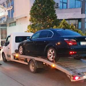 A achiziționat un autoturism dar și un dosar penal pentru certificatul acestuia de înmatriculare fals