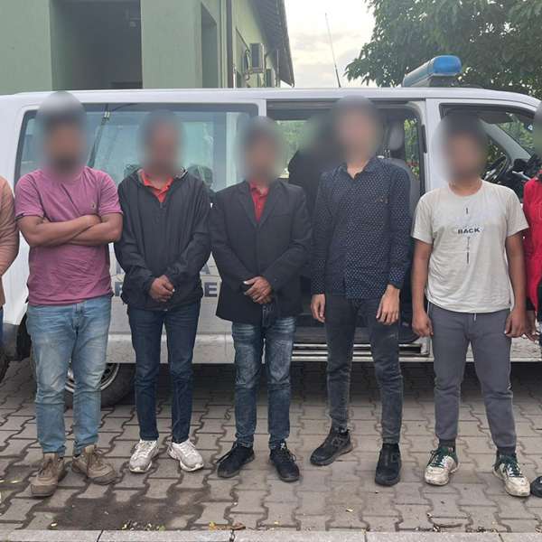 Zece cetățeni din Bangladesh, depistați în timp ce încercau să treacă fraudulos frontiera în Serbia