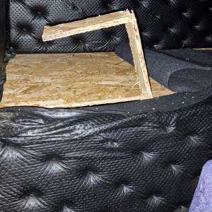 53 de cetăţeni străini depistați ascunși într-un loc special amenajat dar și în compartimente pentru marfă