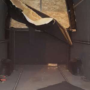 53 de cetăţeni străini depistați ascunși într-un loc special amenajat dar și în compartimente pentru marfă