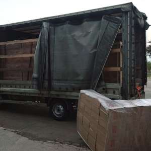 22 de cetățeni străini depistați ascunși într-o autoutilitară