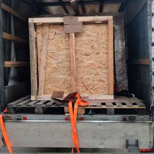 22 de cetățeni străini depistați ascunși într-o autoutilitară