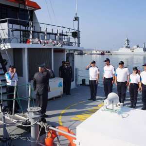 Directorul Executiv al Frontex în vizită de lucru la bordul navei Poliţiei de Frontieră. Peste 1.600 de persoane salvate de echipajele navelor PFR