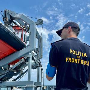 Work meeting between the General Inspector of the Romanian Border Police and Frontex Deputy Executive Director, during a Search and Rescue exercise in the Black Sea