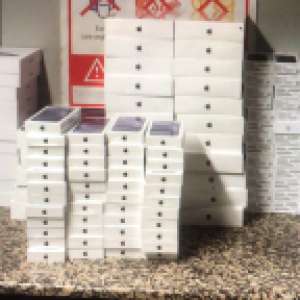 Telefoane și alte gadget-uri în valoare de aproximativ jumătate de milion de lei, confiscate pe Aeroportul Henri Coandă - Otopeni