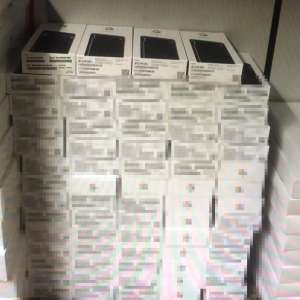 Telefoane și alte gadget-uri în valoare de aproximativ jumătate de milion de lei, confiscate pe Aeroportul Henri Coandă - Otopeni