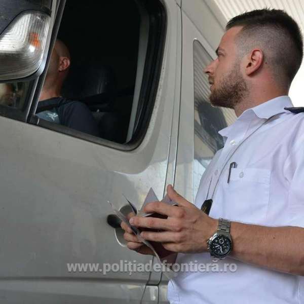 Fără permis la volan, depistat la ieșirea din România
