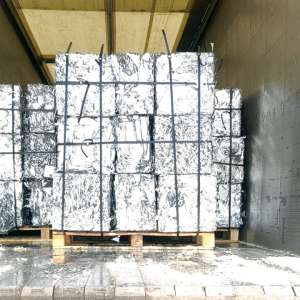 Peste 64 de tone de deșeuri oprite la intrarea în țară