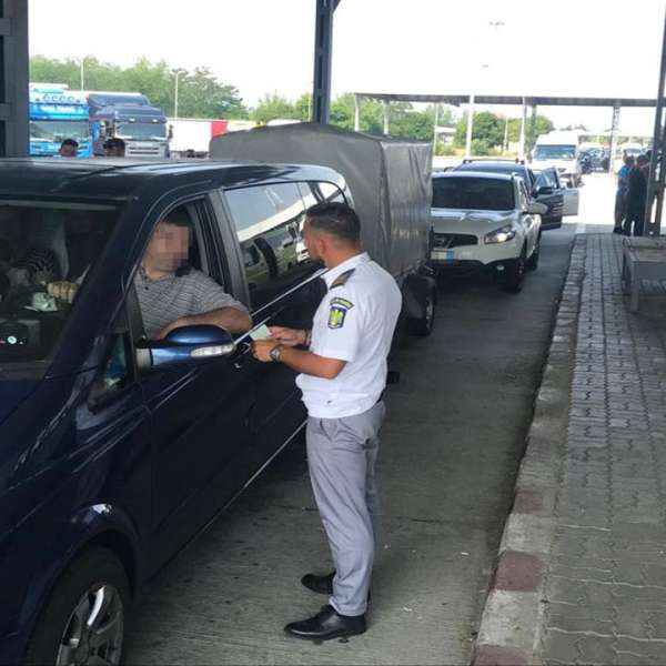 Permis fals cumpărat cu 300 de euro, descoperit la frontieră