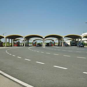 Peste 35.000 țigarete descoperite într-un autoturism, la P.T.F. Giurgiu