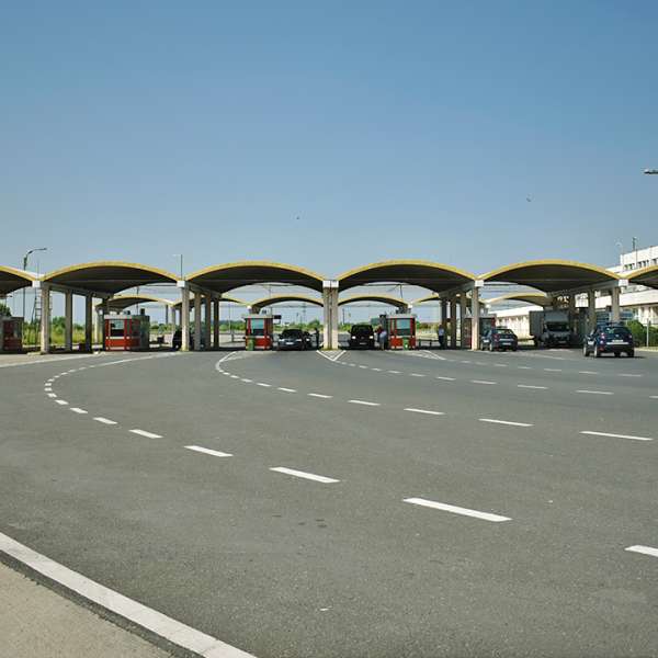 Peste 35.000 țigarete descoperite într-un autoturism, la P.T.F. Giurgiu