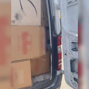 15.000 pachete de țigări fără timbru fiscal, în valoare de 225.000 lei,  descoperite de polițiștii de frontieră