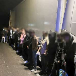 39 de cetățeni străini ascunși printre pepeni