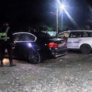 Tânăr, fără drept de conducere,la volanul unui autoturism ce i-a fost încredinţat cu bună ştiinţă